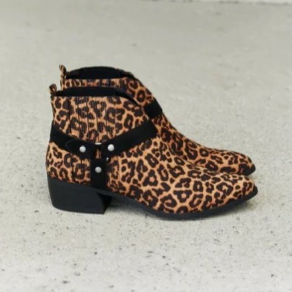 Leopard Point Toe Bootie - Picture 2 of 5
